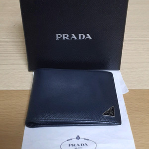 프라다 사피아노 삼각로고 반지갑 정품A급(감정O)구찌루이비통디올고야드샤넬셀린느보테가생로랑