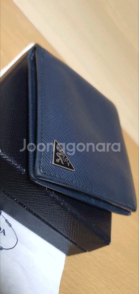 프라다 사피아노 삼각로고 반지갑 정품A급(감정O)구찌루이비통디올고야드샤넬셀린느보테가생로랑--4