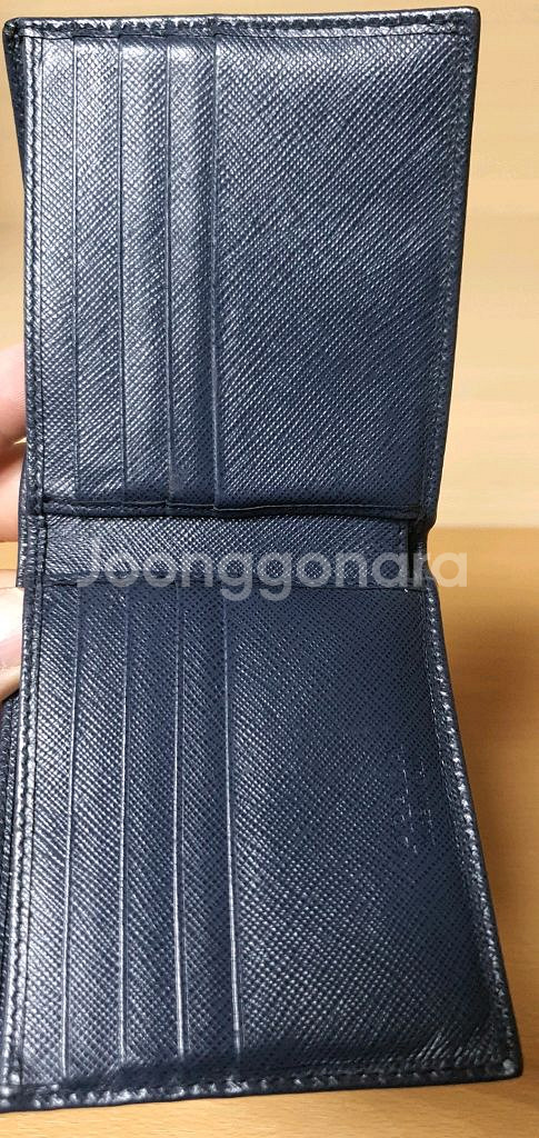 프라다 사피아노 삼각로고 반지갑 정품A급(감정O)구찌루이비통디올고야드샤넬셀린느보테가생로랑--7