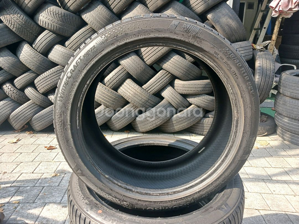 245 40 19 금호타이어 (윈터타이어) 두개 판매합니다--0