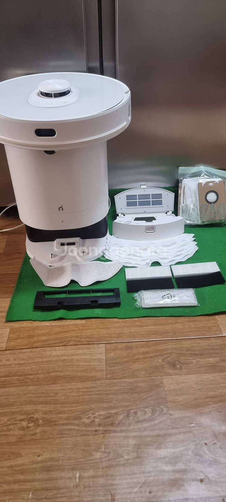 아이닉 i9 로봇 청소기 판매합니다--4