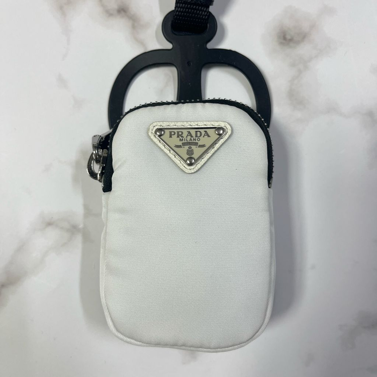 새상품 프라다 리나일론 폰홀더 케이스 스트랩 지갑 파우치 화이트 이미지