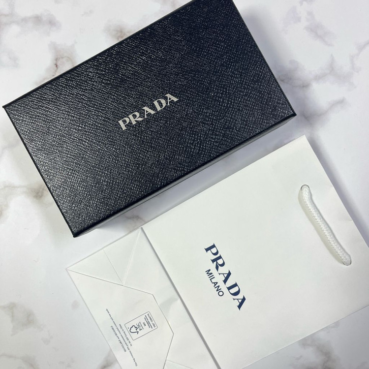 새상품 프라다 리나일론 폰홀더 케이스 스트랩 지갑 파우치 화이트 이미지