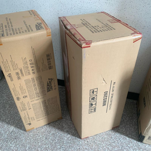 핫토이 드로리안 1편 2 편 1/6 박스 이미지