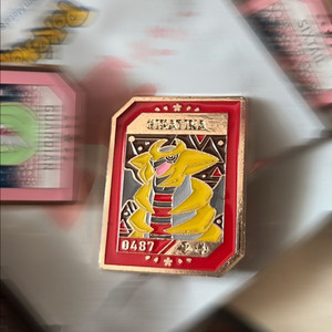 이삭토스트 포켓몬스터 기라티나 뱃지 이미지