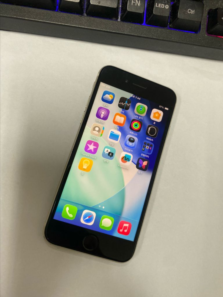 .아이폰SE3 스타라이트 액정SS급 128GB 배터리90% 200710 이미지