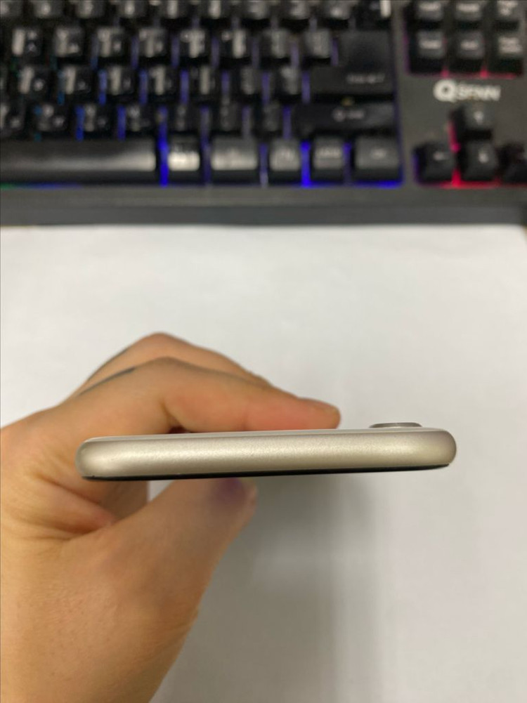 .아이폰SE3 스타라이트 액정SS급 128GB 배터리90% 200710 이미지