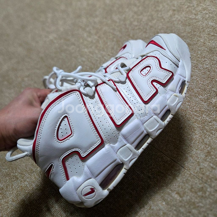 (270) 나이키 에어 모어 업템포 바시티레드--2