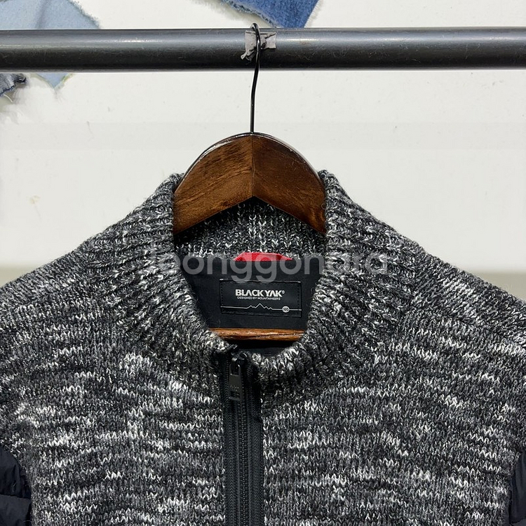 (105) 블랙야크 등산 아웃도어 구스다운 거위털 니트 경량패딩--1