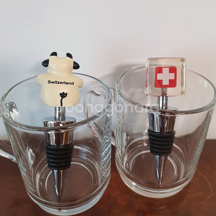 스위스 기념품 와인 병마개 2개 세트 (미사용)--1
