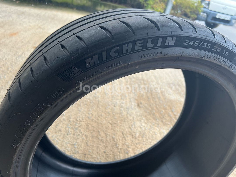 미쉐린 ps4s 245 35 19 한짝입니다--2