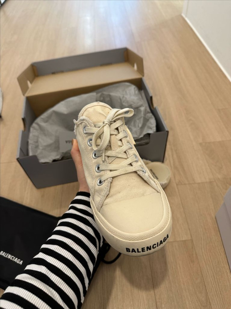 발렌시아가 스니커즈 뮬 38 이미지