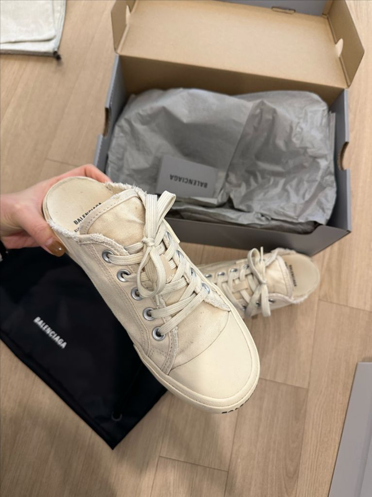 발렌시아가 스니커즈 뮬 38 이미지