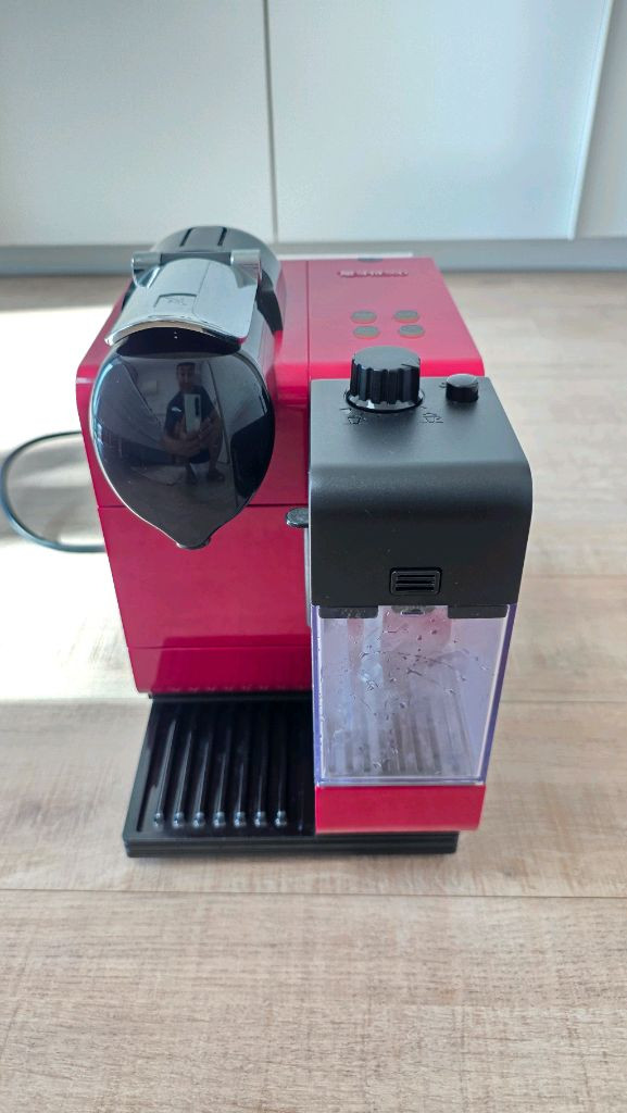 네스프레소 커피머신 라티시마 f411 이미지