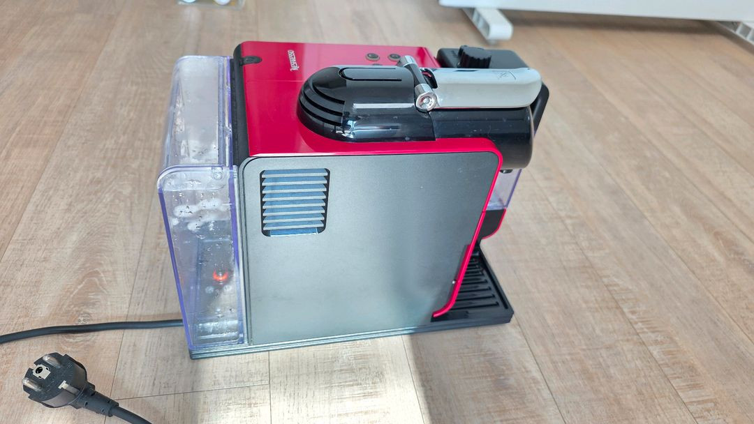 네스프레소 커피머신 라티시마 f411 이미지