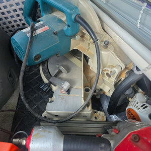 마끼다 10인치 각도절단기 LS1040S 팝니다