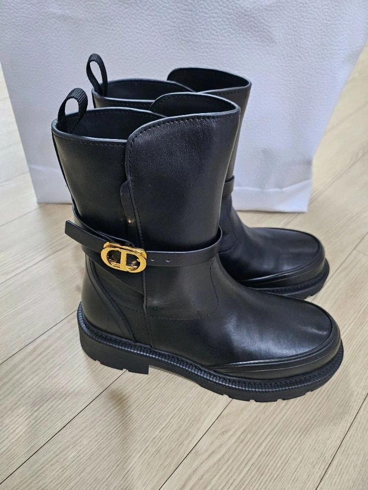 디올 오블리크 레더 부츠 이미지