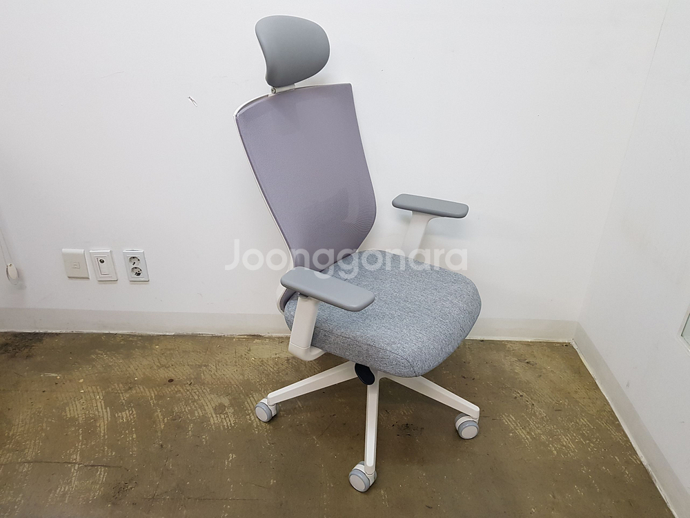 (신품) 한샘 TIO50 메쉬의자 판매합니다.--1