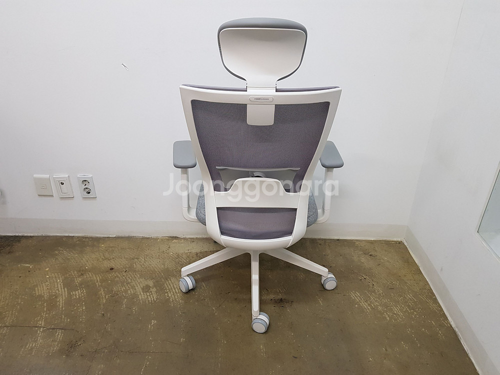 (신품) 한샘 TIO50 메쉬의자 판매합니다.--2