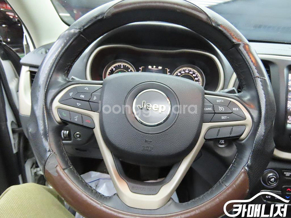 [지프]체로키(KL) 2.0 디젤 론지튜드 AWD #가을특가--7