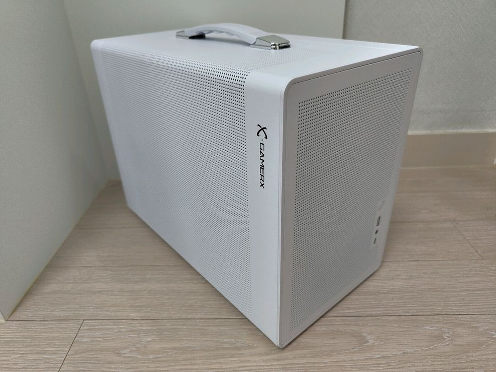 파워트레인 P60 메쉬 화이트 판매합니다. 컴퓨터 미니케이스--1