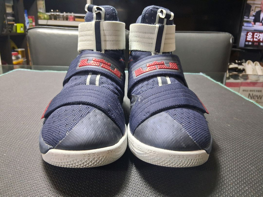 나이키 르브론 솔져 10 네이비 265mm--4