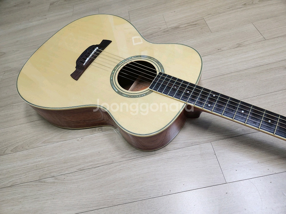 크래프터 OM바디 통기타 판매 합니다.--0