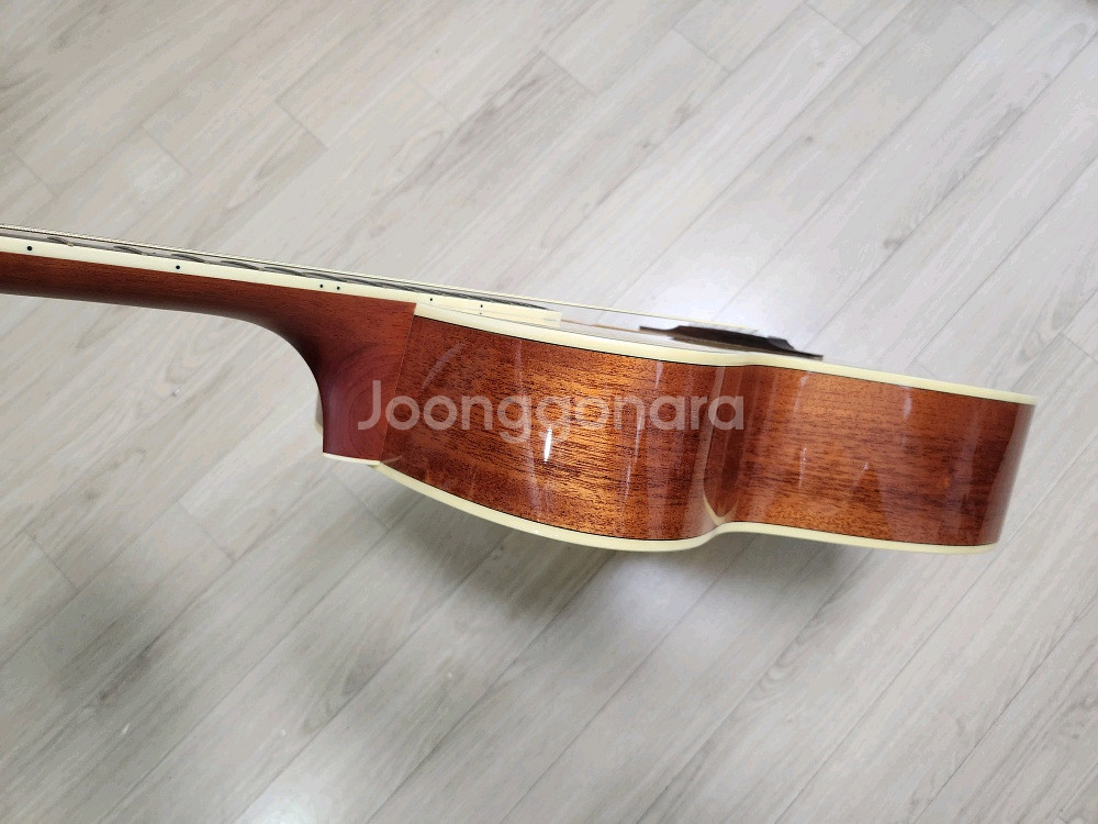 크래프터 OM바디 통기타 판매 합니다.--3