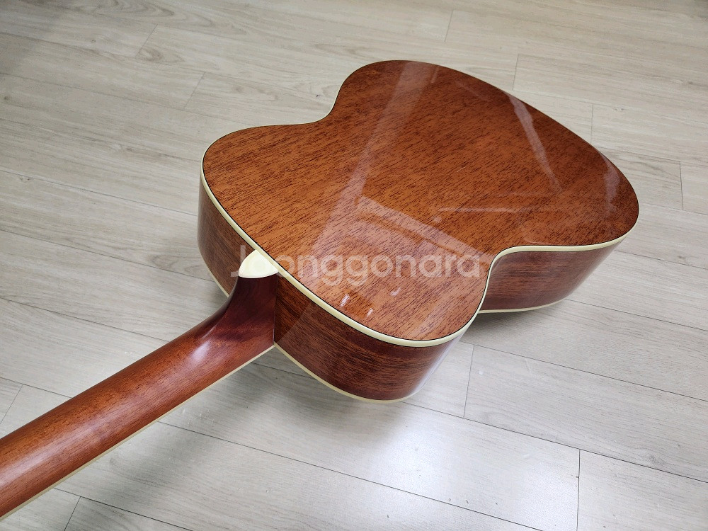 크래프터 OM바디 통기타 판매 합니다.--2