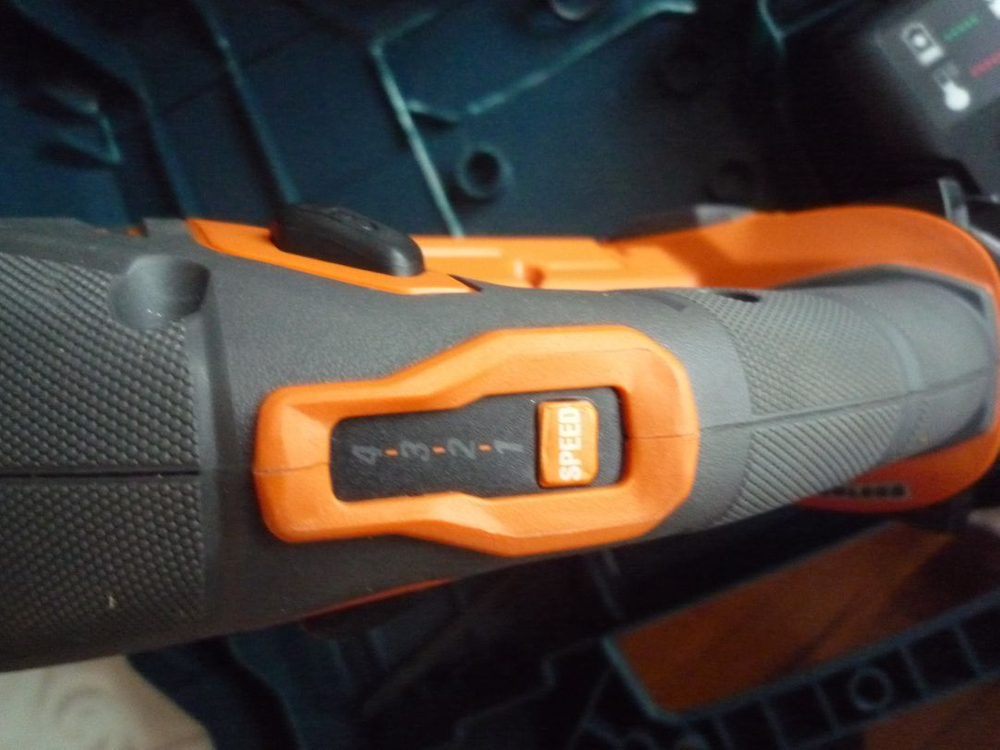 가격15%내림리지드(아에게)18v 브러쉬리스 4단변속 직소 셑트--3