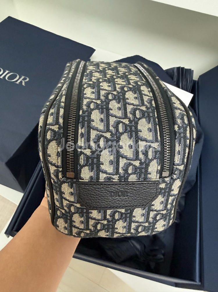 (새상품급)디올 토일레트리 돕키트 팝니다--4