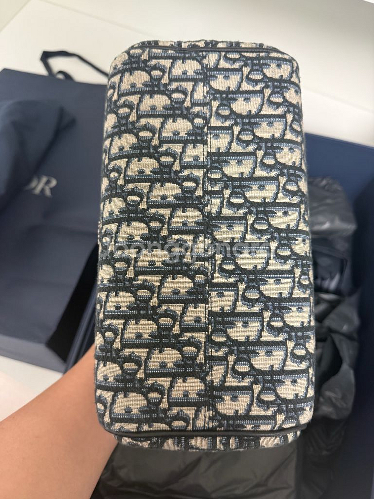 (새상품급)디올 토일레트리 돕키트 팝니다--5