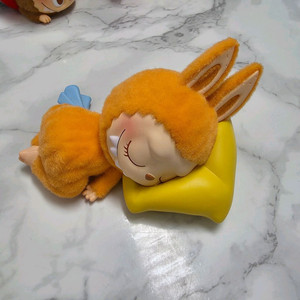 라부부 새벽 1시 피규어