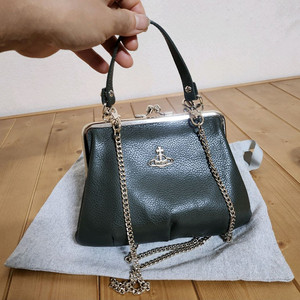 비비안웨스트우드 그래니 프레임 펄스