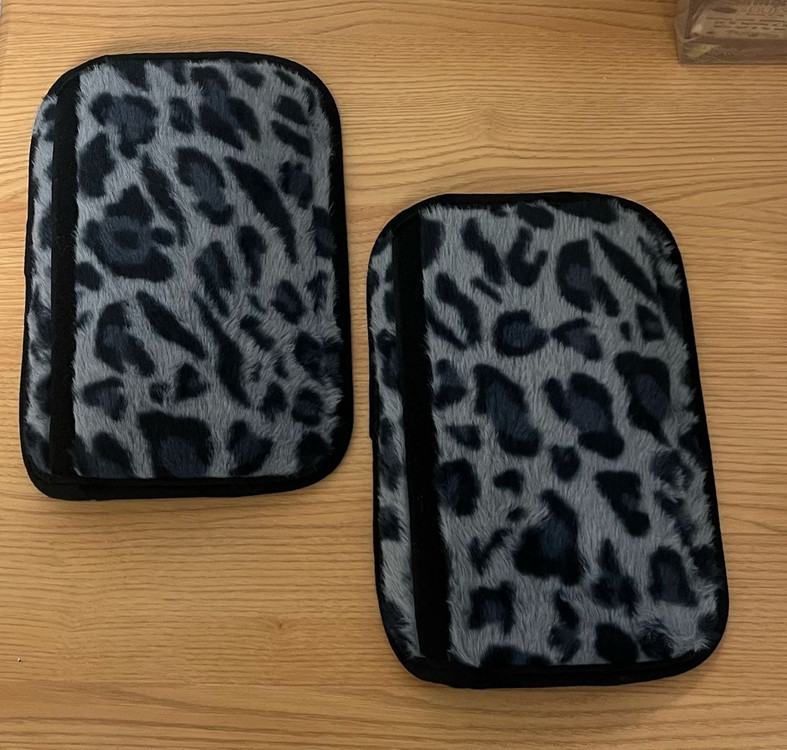 호피무늬 안전벨트 숄더 가드 2개 세트 회색 이미지