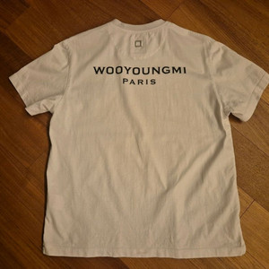 우영미 25ss 백로고 반팔티셔츠 화이트 46사이즈