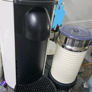 네스프레소 버츄오 커피머신 + 캡슐, 우유거품기까지