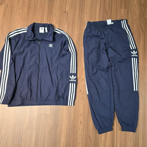 아디다스 락업 트랙 세트 판매.