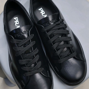 프라다 남성 스니커즈