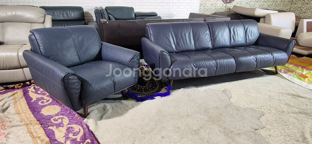 나뚜찌에디션 토비아 이태리 천연전체가죽 3인+1인 소파--1