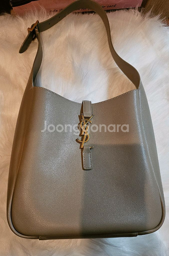 생로랑 LE5A7 스몰 더스티그레이--1