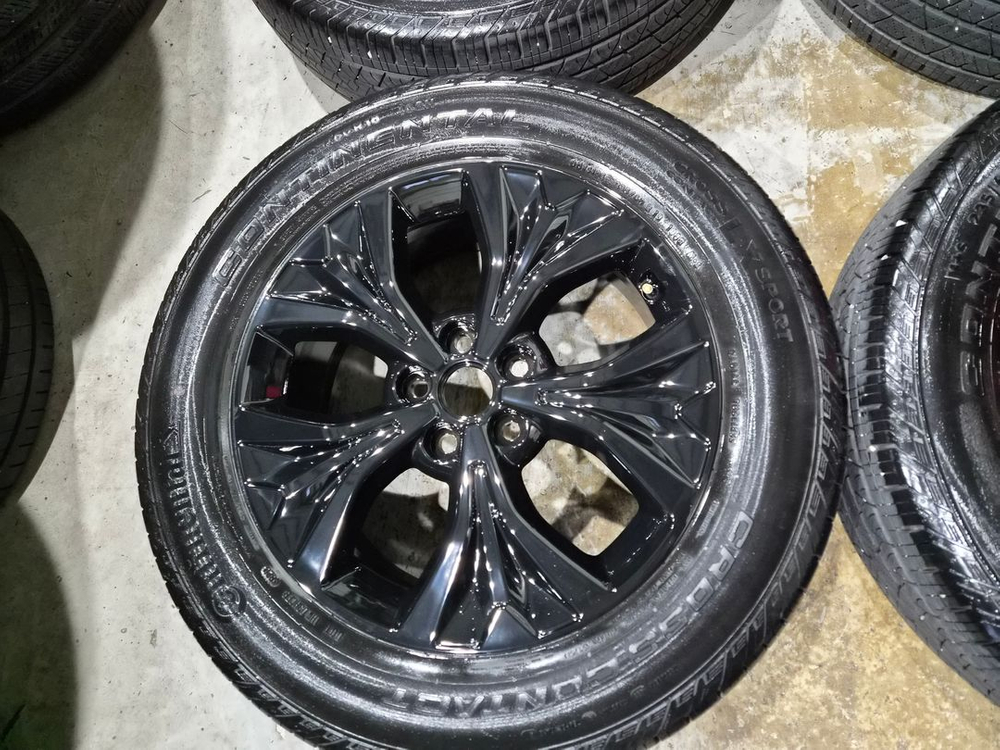 카니발ka4 18인치 순정 블랙 휠타이어 판매합니다--4