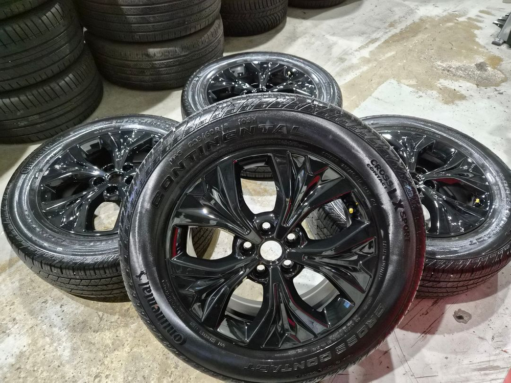 카니발ka4 18인치 순정 블랙 휠타이어 판매합니다--7