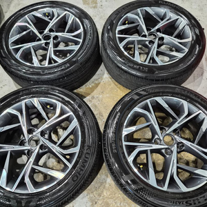 쏘나타dn8 17인치 순정 휠타이어 판매합니다