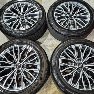 더뉴K9 18인치 순정 휠타이어 판매합니다