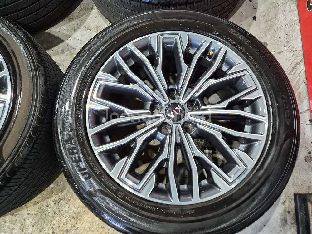 더뉴K9 18인치 순정 휠타이어 판매합니다--1