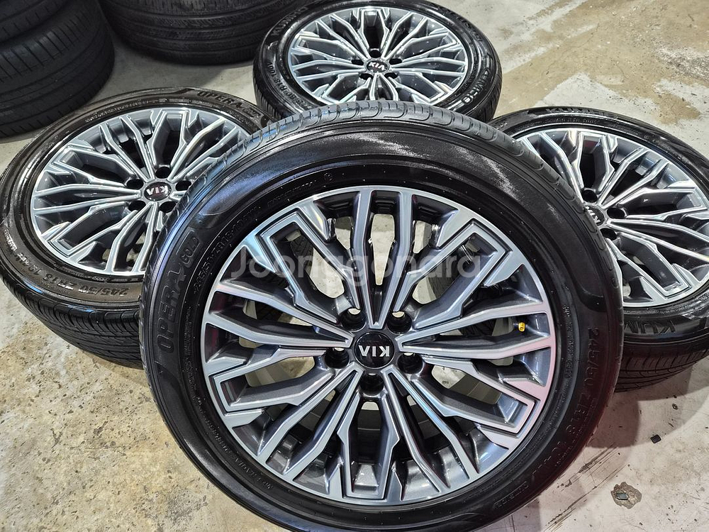 더뉴K9 18인치 순정 휠타이어 판매합니다--6