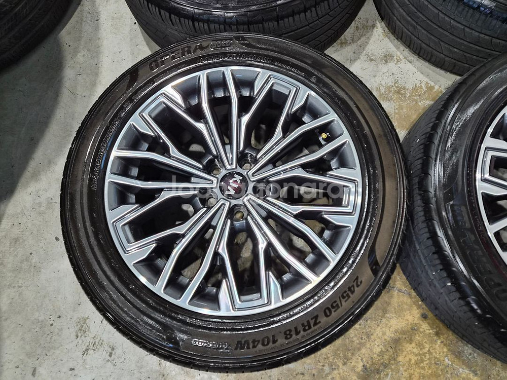 더뉴K9 18인치 순정 휠타이어 판매합니다--4