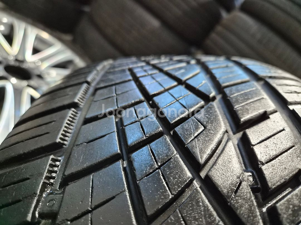 W213 벤츠E클래스 E400 19인치 순정 휠타이어 판매합니다--6