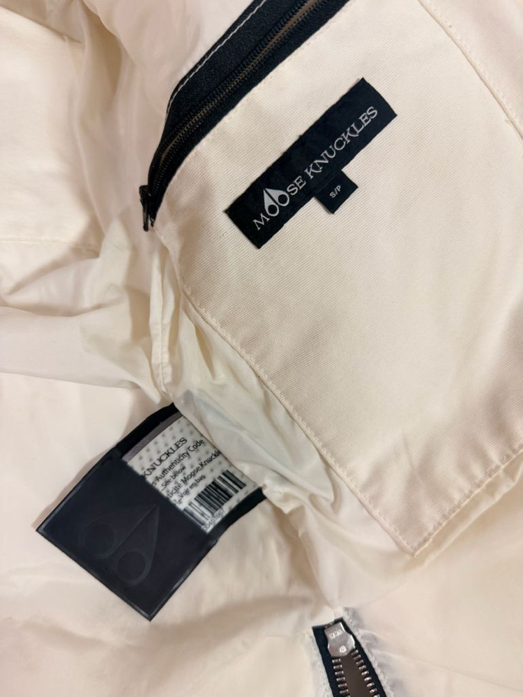 무스너클 쓰리쿼터 여성 패딩 화이트 블랙퍼--2